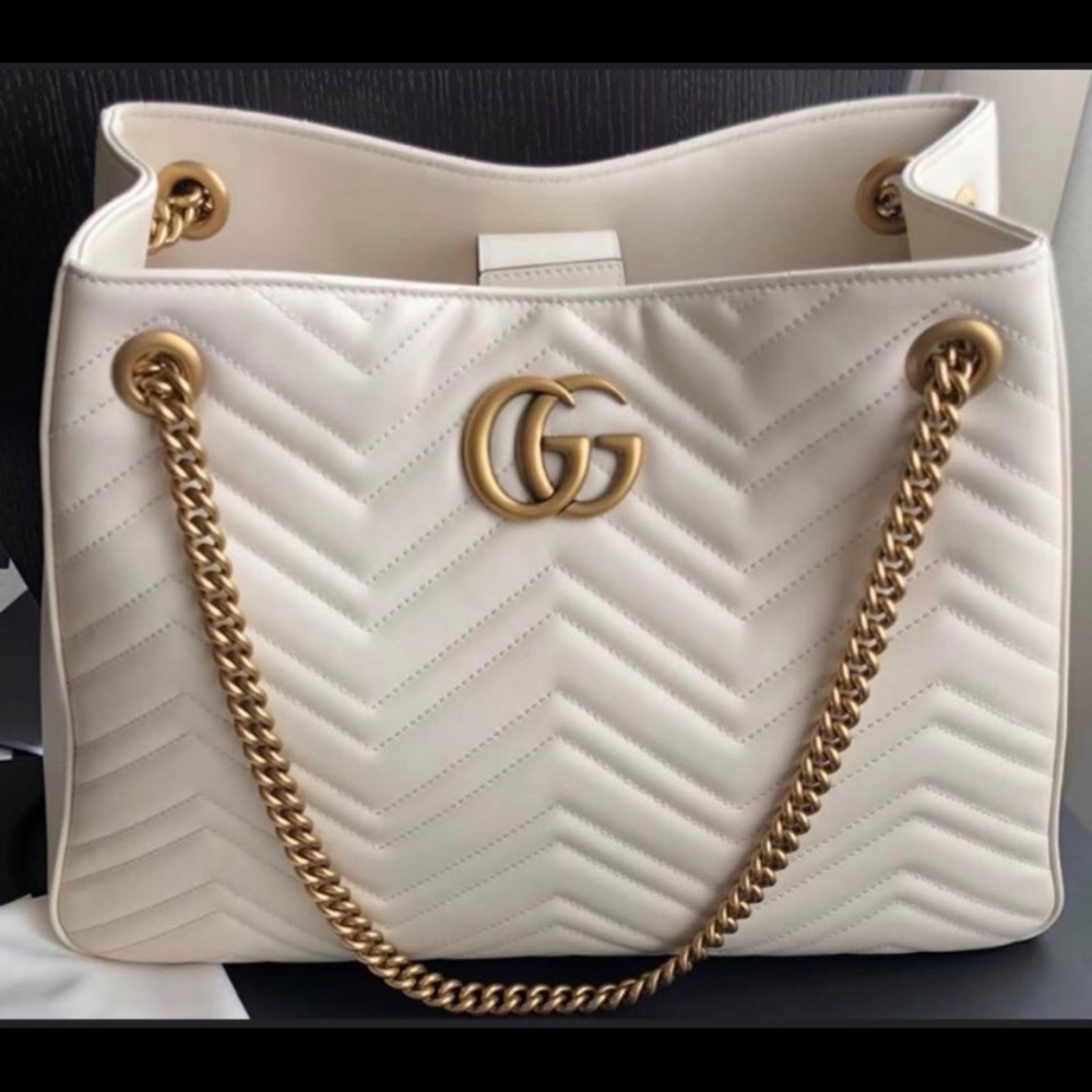 Gucci Marmont GG medium Matelassé shoulder bag